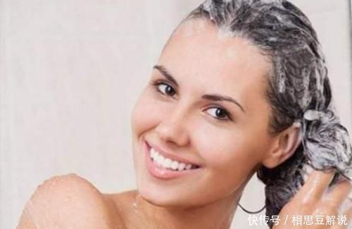 阿司匹林|洗头发前多加一步,7天不洗头依旧清爽不油腻,还能去头皮屑