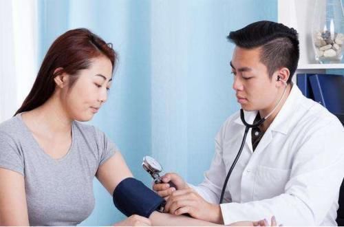 专家|高血脂“祸根”不只是油,专家:2种食物再不戒,血液如粥