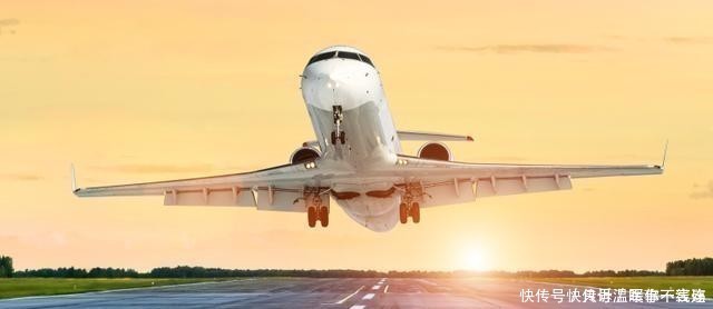 飞机 为什么客机机翼在机腹,军用运输机机翼在背部,专家:装东西不同