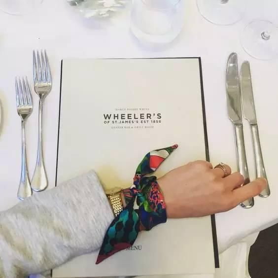 丝巾这么系，注定要比别人更美丽！