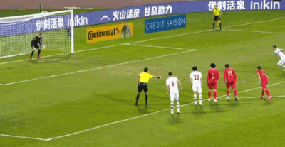 榜首|3-0,亚洲第1两连胜,反超韩国重回榜首,阿兹蒙单刀低射