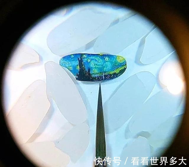 瓜子#惊爆眼球!60岁帅大爷在头发丝上画画,米粒、瓜子都给他当画布!