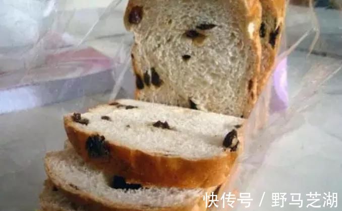 买面包时,聪明人会主动避开这3种,老板一瞧就知道是“内行人”