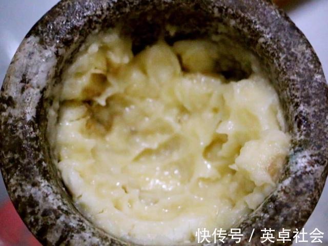 辅食|宝宝一岁以前,4种辅食可以多吃点,可能对孩子的发育有好处