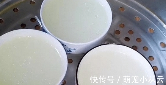 最近我家隔天就吃一次它，不用上锅熬，搅一搅放碗中一蒸，冰凉Q弹