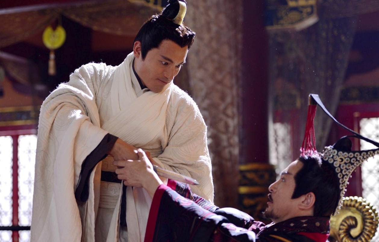 赵高|手无寸铁的子婴,为何能击败权倾朝野的赵高?有两个反贼帮了大忙