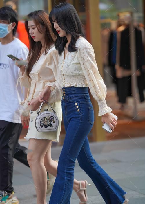 短款上衣搭配高腰阔腿裤，职场穿搭，简约时尚彰显淑女气质