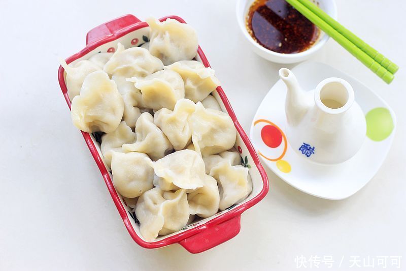 原汁原味|看新疆人冬至吃什么馅饺子?比韭菜开胃,比芹菜汁多,太滋补