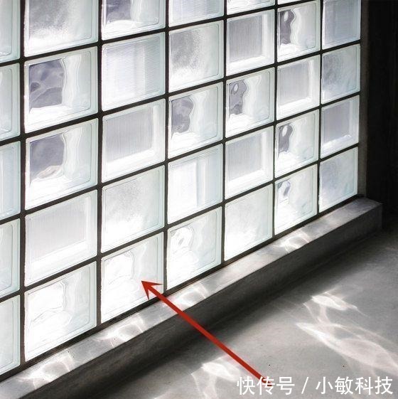 整栋楼|封阳台用玻璃砖,全小区头一家,整栋楼属我家阳台光线最好