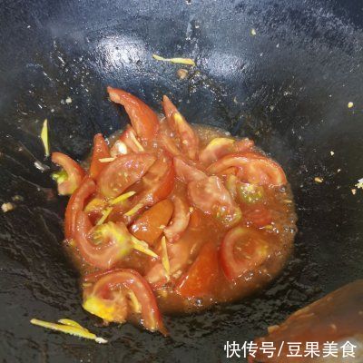 油炒牛肉|老少皆宜的西红柿鸡蛋炒牛肉，香软咸鲜，味美可口