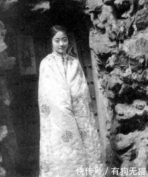 不错|6图看完末代皇后一生，图1是未出阁的婉容，图6为婉容凄惨晚年