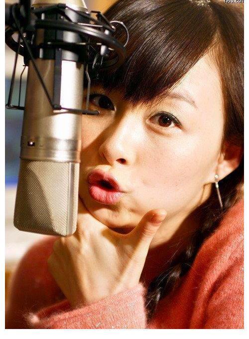 42岁生子的周瑾，还能取代一姐陈蓉回到东方卫视舞台中央吗？