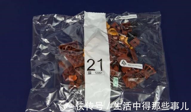 羽毛|乐高哈利波特76391霍格沃茨经典藏品开箱评测！