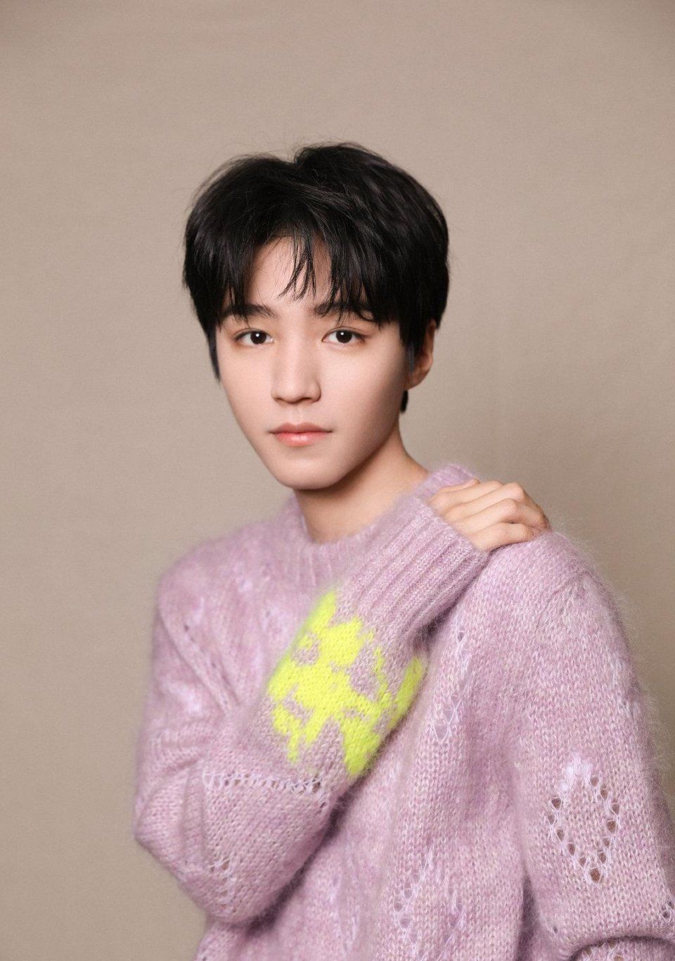 合体|央视元宵节节目单曝光，王俊凯一共有三个节目，其中还有组合合体