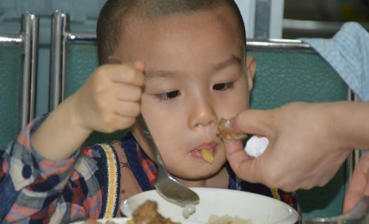 男童|5岁男童常年吃这些东西,光长胖不长高医生告诫继续吃要出事