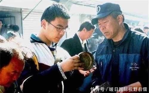 6岁开始鉴定文物,21岁靠捡漏文物身价上亿,学者文物界的神童