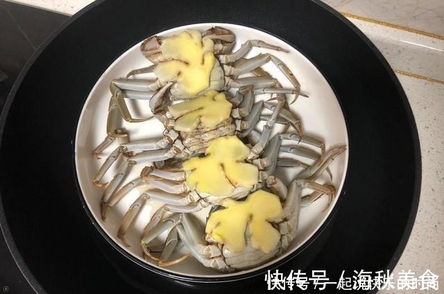 蒸大闸蟹,万万不能直接蒸,学会这一步,蟹黄不外流,肉质更鲜美