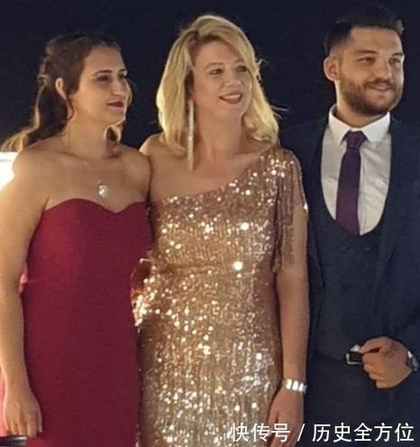 赘肉|170斤英国大码模特,身材曲线受欢迎,彰显独特魅力