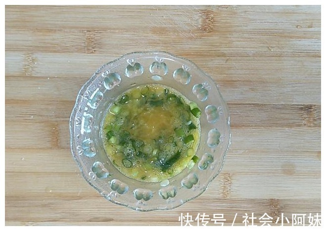 发面葱花饼的简单制作方法,手不沾面,学会不用天天吃馒头花卷了