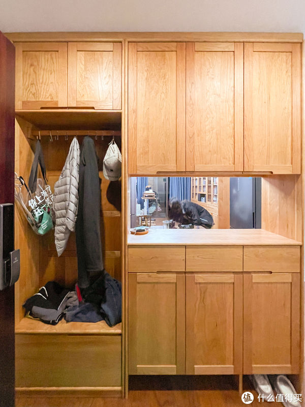 书桌|开门见厅小户型,留出1㎡给玄关加点戏,空间利用率狠狠拿捏