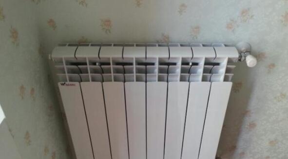 老师傅|为啥暖气片烫手,室内却不暖和?多亏老师傅提醒,白浪费多年暖气