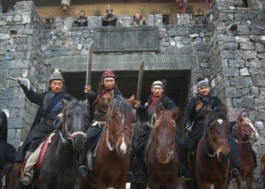 梁山|梁山上最令人可惜的英雄,生前难逢对手,最后却被突袭斩首!