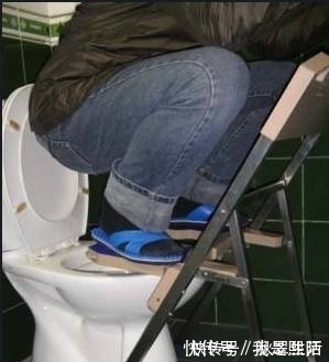 蹲便器|越来越多人家里都这样装马桶,太聪明了,既能蹲又能坐