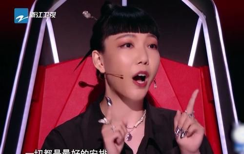 好聲音2021|《好聲音2021》最圈粉的助教，親自給學員端蛋糕，起到了橋梁作用