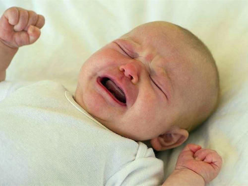 月子期|婴儿谁抱的多就和谁亲?错过这三个依赖期,宝宝和妈妈可能不亲