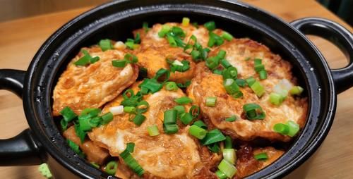 豆腐加鸡蛋百吃不厌的做法，外焦里嫩更入味，米饭都要多吃两碗