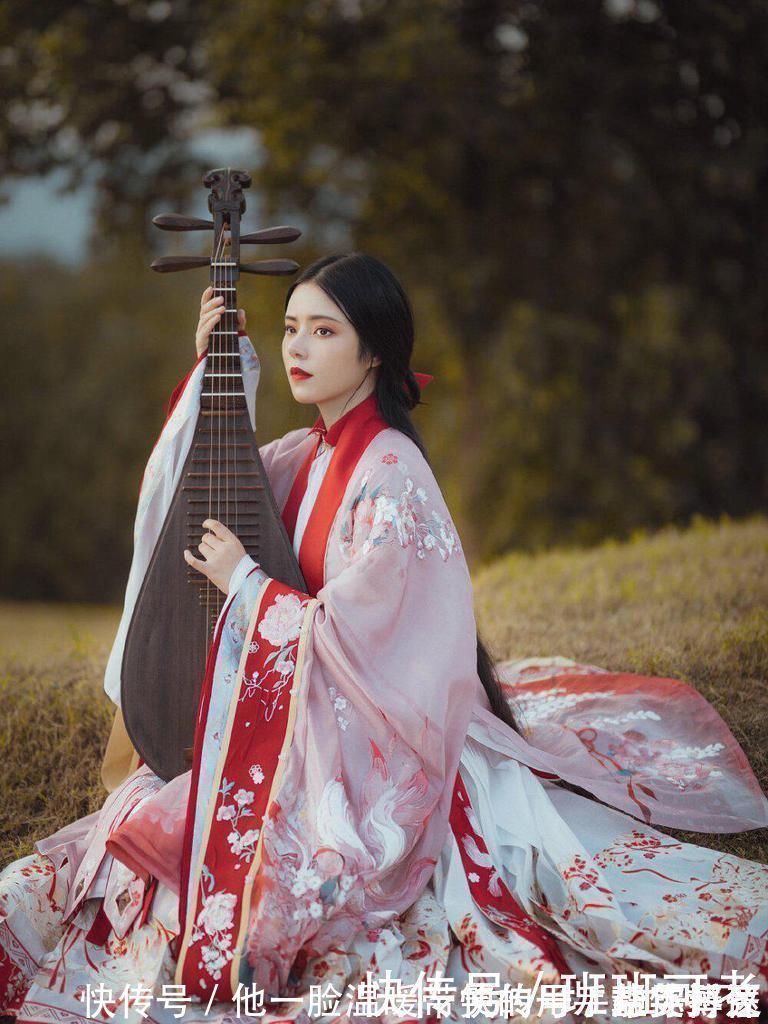 针用线!刚入坑的汉服爱好者,如何区分汉服的“山正”?看这几处就够了