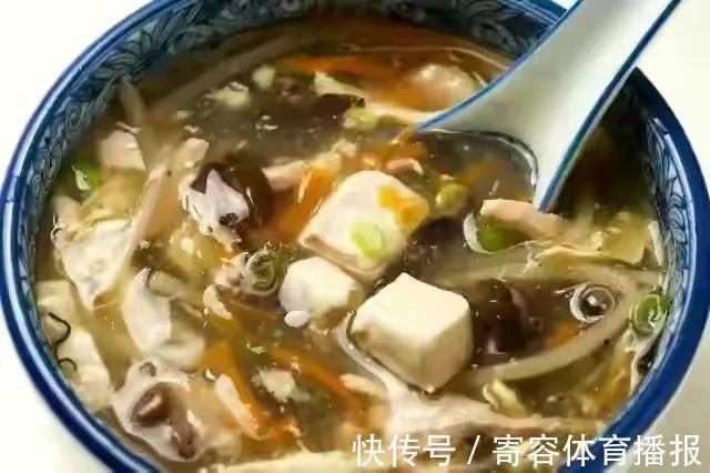 酸菜叶|饭前来碗酸辣汤！酸辣开胃，汤汁浓稠，几分钟就搞定