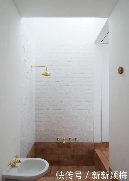 下沉式|头一次见装下沉式浴缸,没想到这么偷面积的卫生间更漂亮宽敞了