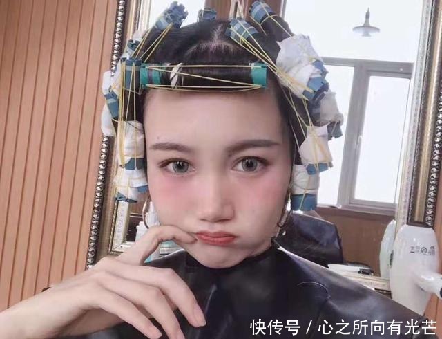 保湿|烫了小卷发型,用弹力素还是泡沫发蜡好一个塑形好一个保湿好