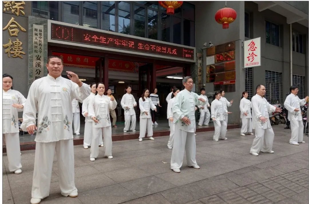 中医|李朝晖院长：以中医为引领，现代医学为支撑，走中西医并重的发展之路
