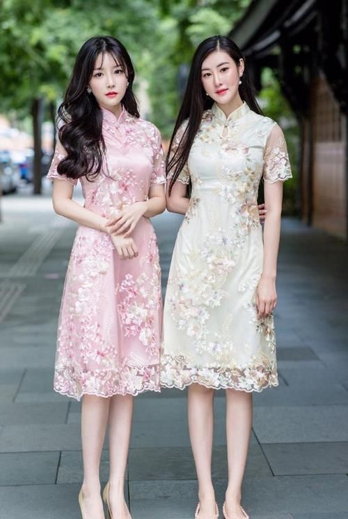  色彩|小姐姐穿雅致的长袖衫，看起来十分有型