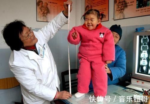身高|孩子个矮别总赖遗传,想让娃的身高蹿一蹿,后天的养娃方法是关键