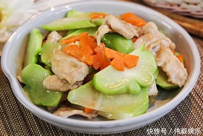 冬季养生,不妨多给家人吃此菜,补钙质,提高智力,肌肤更细腻