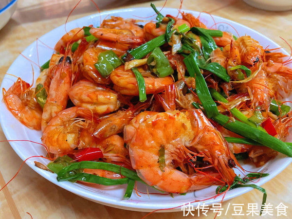 据说这个时候吃#一学就会快手菜#椒盐虾，是最好的