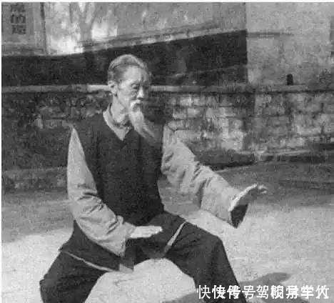 他是形意拳最后一代传人,谨遵诺言不收徒,晚年写下的书轰动武林