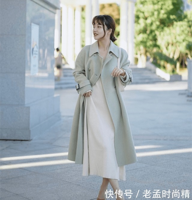 大衣|“大衣+呢子裙”优雅又时髦,穿出气质美