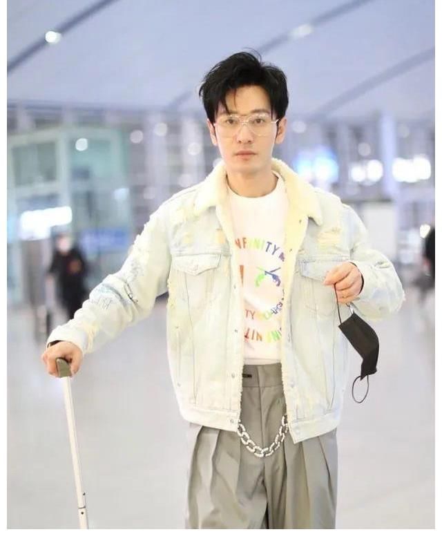 嫌弃|黄晓明“作”上热搜，学杨幂只吃一根面条遭嫌弃，网友却表示理解