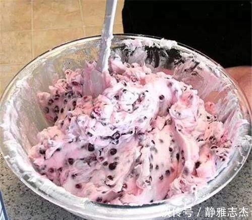 没吃过这冰淇淋,如果你看完还敢下口吃,那我真是佩服你的勇气