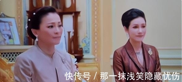 苏提达@诗妮娜苏提达胜负未分，泰王与贵妃同场祈福，王后不见踪影