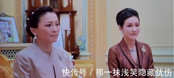 苏提达@诗妮娜苏提达胜负未分,泰王与贵妃同场祈福,王后不见踪影