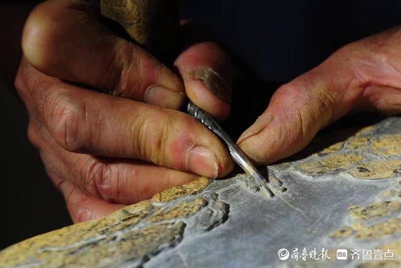 王开全#拾光|把石头刻出灵魂,他带着家人坚守在制砚的路上