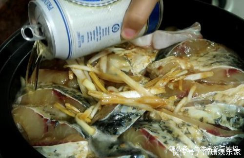 鲜嫩|草鱼“最好吃”的做法,不煎不炸,肉质鲜嫩无腥味,吃比饭店的香