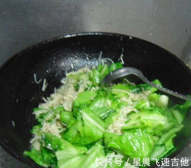 美食天下|金针菇炒油麦菜,简单快手,清香味美!