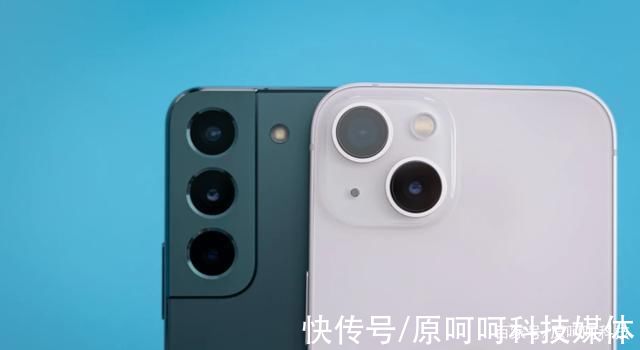 iPhone|三星Galaxy S22 VS iPhone 13:最强基本旗舰比较，你选择谁?