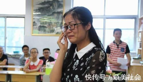 班主任|爸妈当班主任是什么感受孩子试卷还没发,已经准备好挨打了